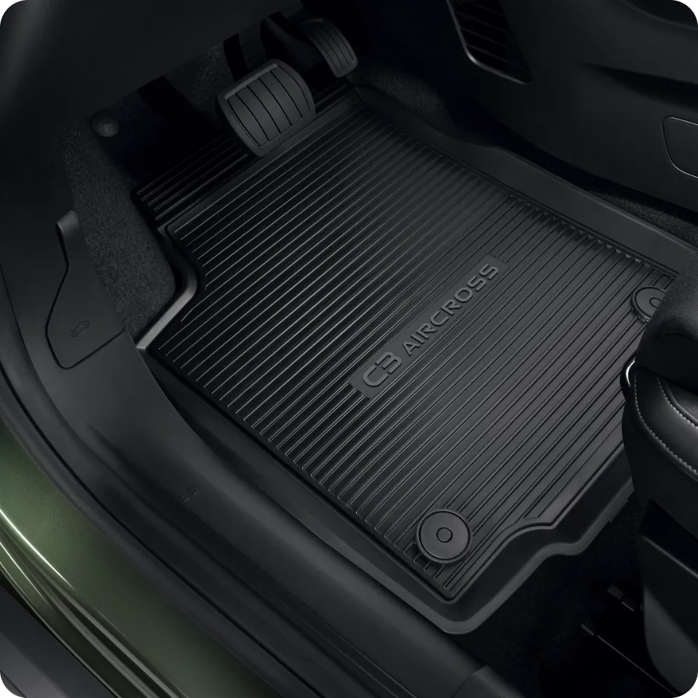 Close‑up van het interieur van de Citroën C3 Aircross met all‑weather matten voor duurzame, beschermende en betaalbare vloerbedekking.