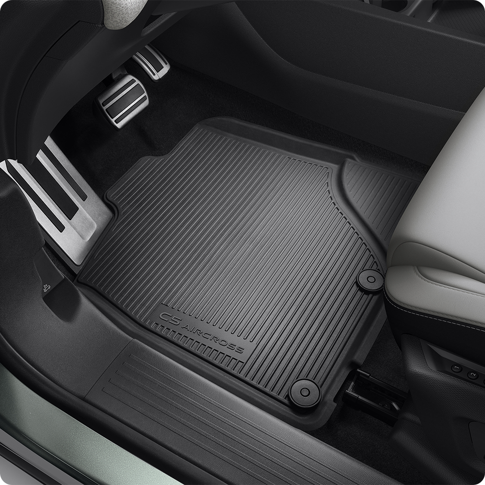 All‑weather vloermatten van de C5 Aircross die duurzame bescherming bieden tegen vuil, vocht en dagelijkse slijtage.